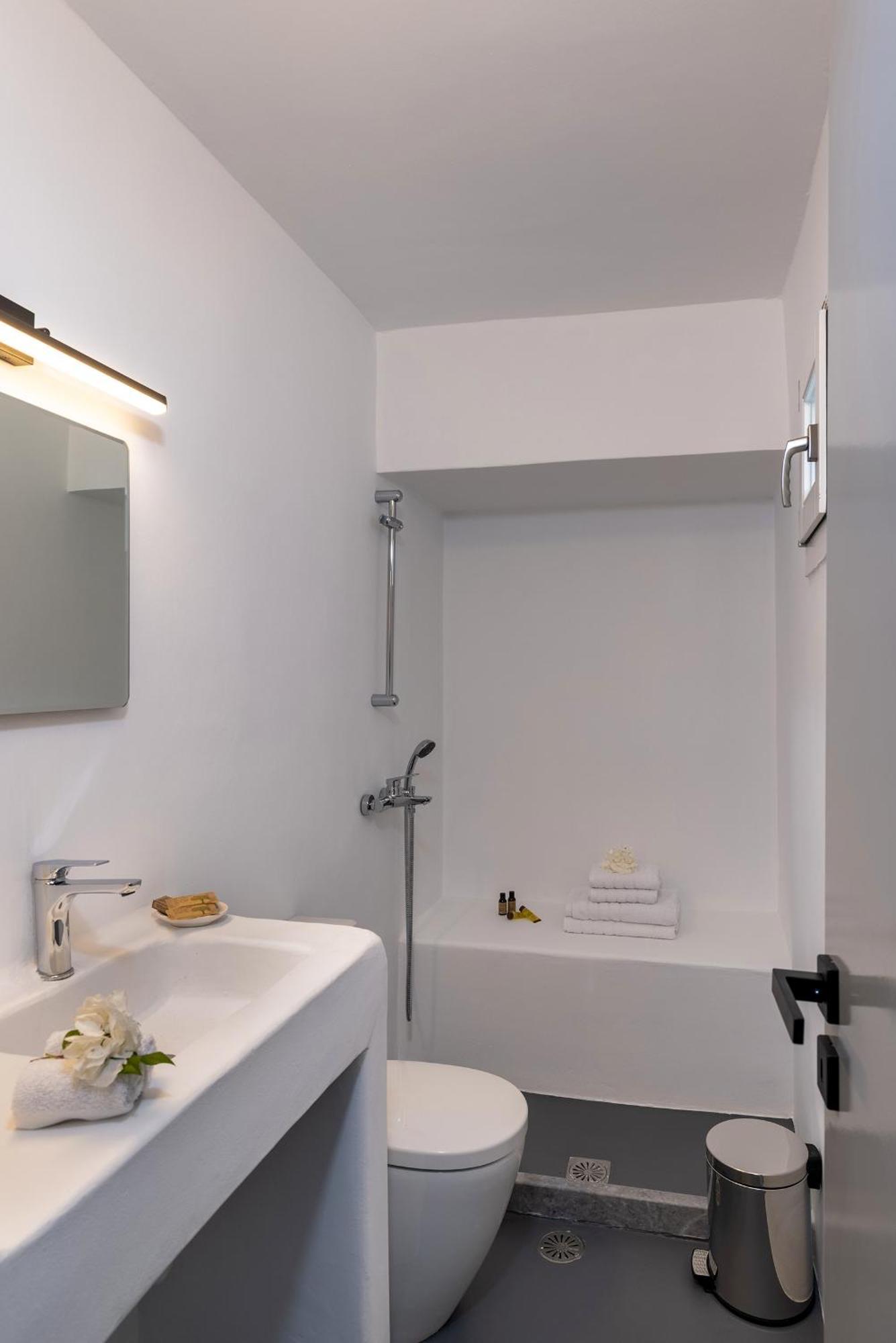 Daire Alexandros Suites, Mykonos Town, With Shared Rooftop Terrace Mykonos Town