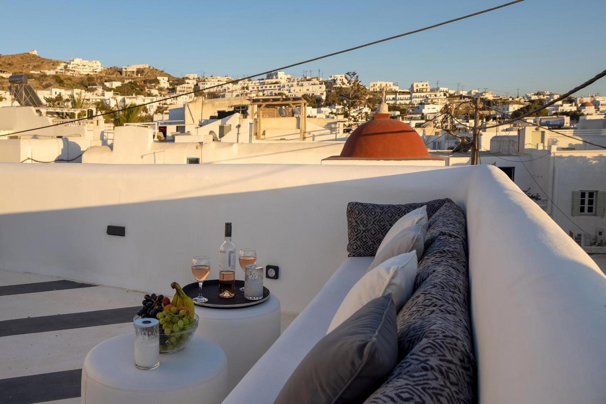 Daire Alexandros Suites, Mykonos Town, With Shared Rooftop Terrace