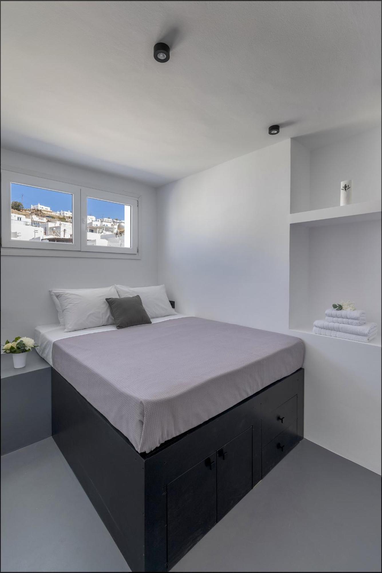 Daire Alexandros Suites, Mykonos Town, With Shared Rooftop Terrace