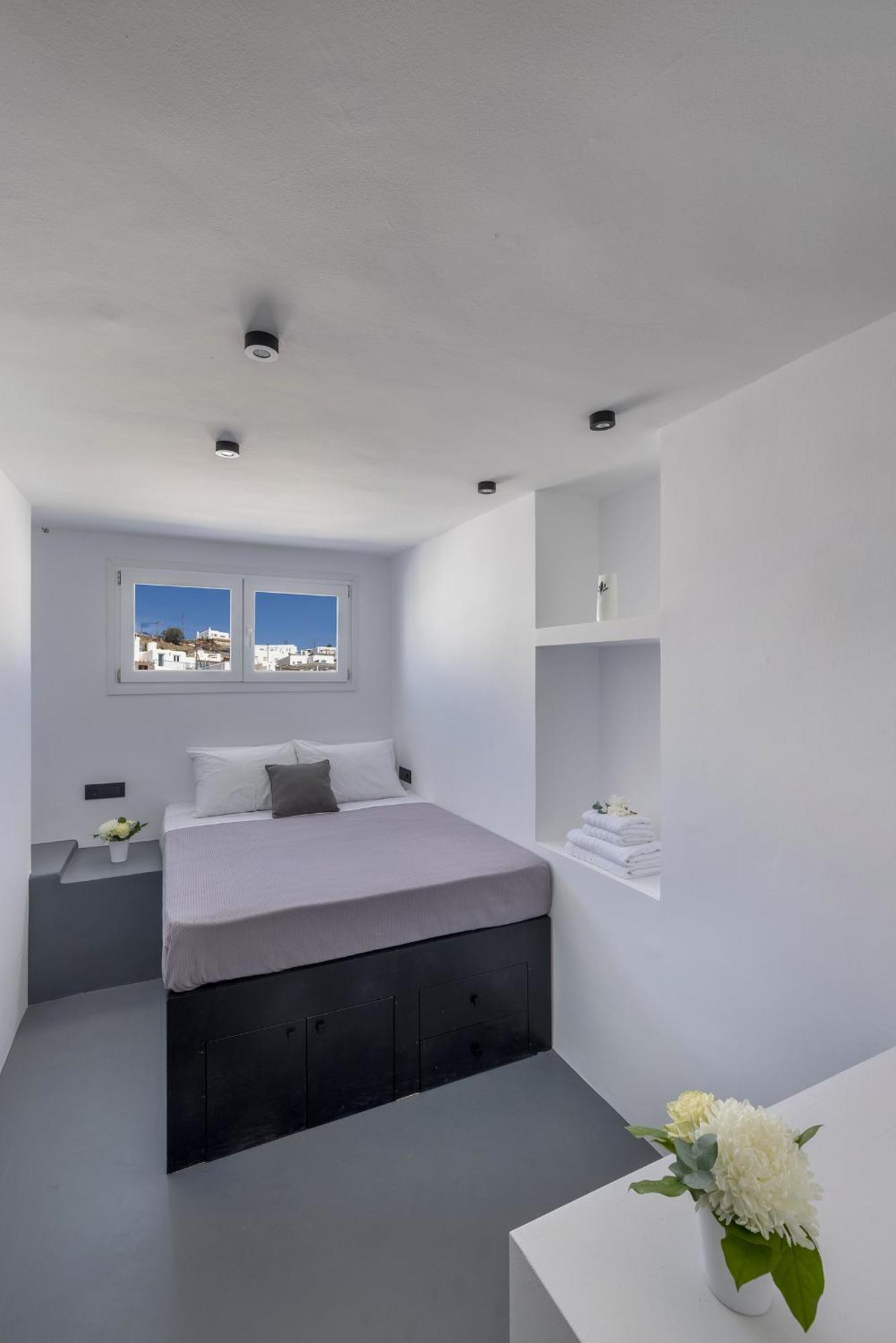 Daire Alexandros Suites, Mykonos Town, With Shared Rooftop Terrace