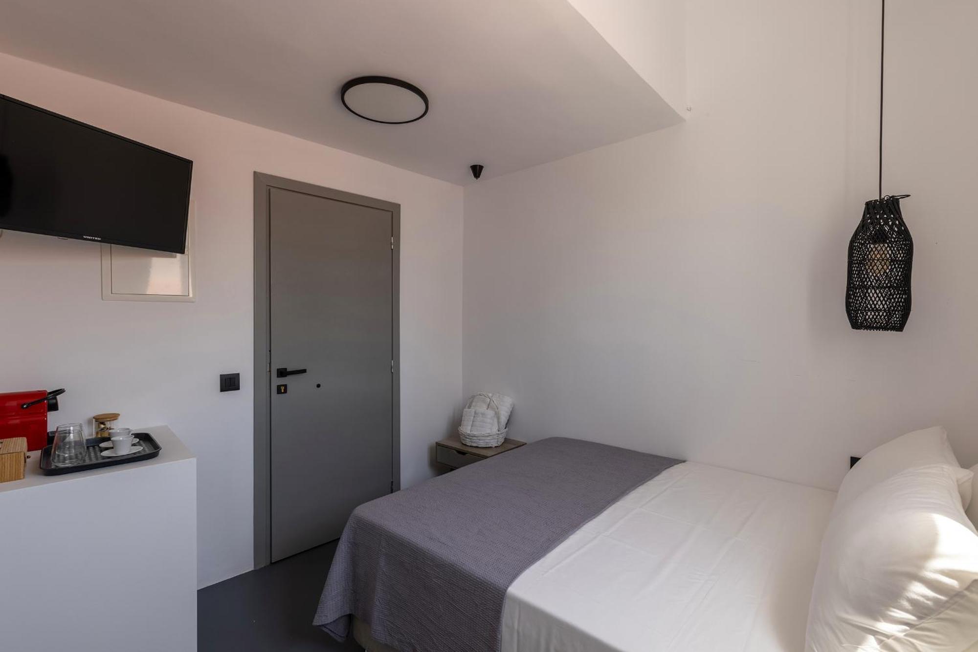Apartment Alexandros Suites, Mykonos Town, With Shared Rooftop Terrace *